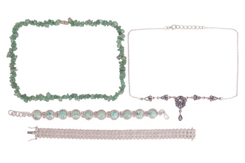 Lot 57 - A collection of jewellery, to include a...