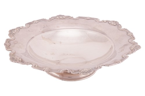 Lot 258 - A silver pedestal bowl, Sheffield 1959, by...