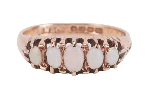 Lot 37 - An Early 20th Century opal five stone ring, in...