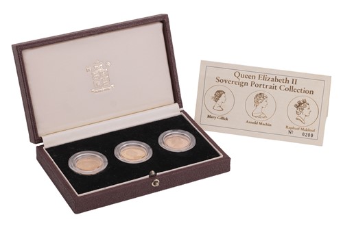 Lot 199 - A collection of three Elizabeth II sovereigns...