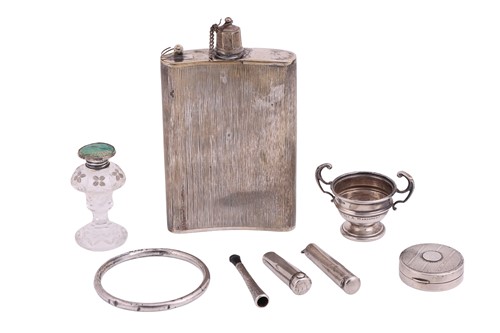 Lot 241 - A miscellaneous collection of items; to...