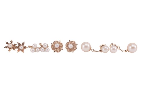 Lot 35 - Four pairs of pearl earrings, all comprising...