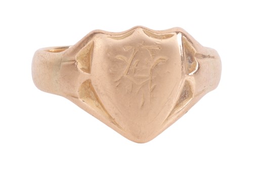 Lot 13 - A shield signet ring, with worn initial...
