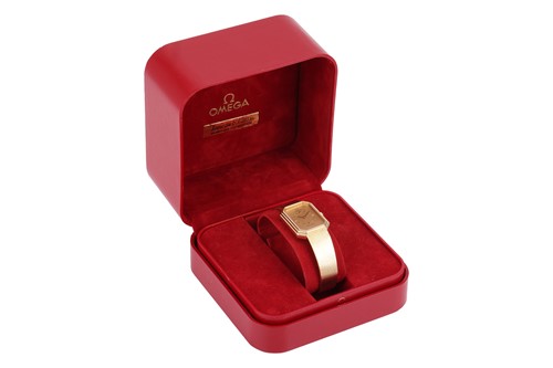 Lot Omega – An 18ct Gold De Ville Wristwatch...