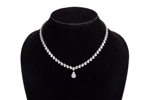 Lot 197 - Moussaieff - A diamond necklace, with an...