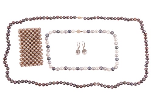 Lot 118 - A collection of cultured pearl jewellery, to...