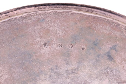 Lot A pair of Scottish Queen Anne tazze, of plain...