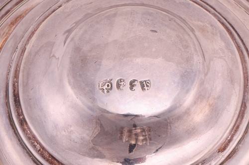 Lot 266 - A Queen Anne Britannia lidded silver tankard;...