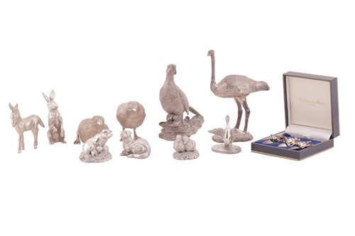 Lot 227 - A group of novelty ornaments of animal form,...