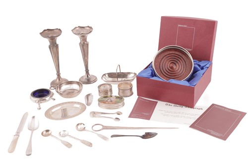 Lot 174 - A mixed group of silver items comprising a...