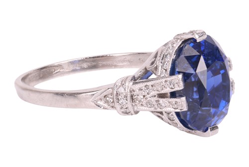 Lot An unheated Ceylon sapphire and diamond dress...