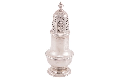Lot 219 - A silver caster, London 1912 by Goldsmiths &...