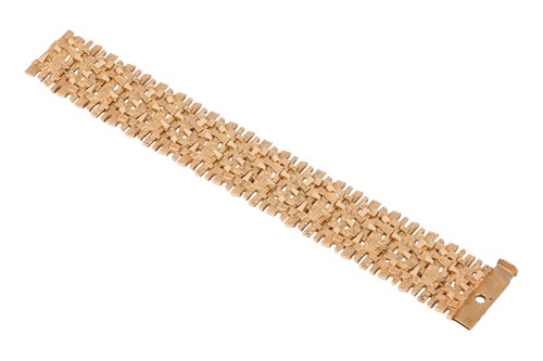 Lot An 18ct gold bracelet of brutalist design by...