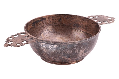 Lot 215 - A large presentation silver quaich, London...