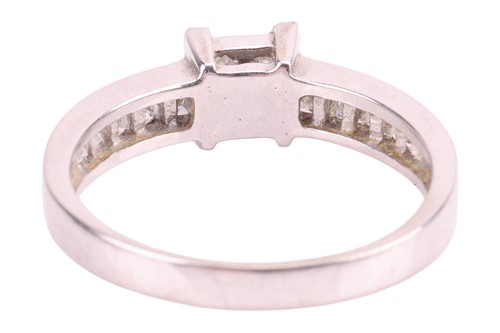 Lot An illusion set diamond ring, set with four...