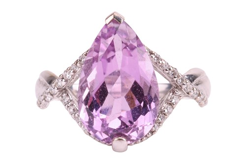 Lot An amethyst and diamond cocktail ring,...