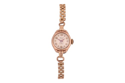 Lot 134 - Accurist – 9ct Gold Dress Watch Serial: 701...