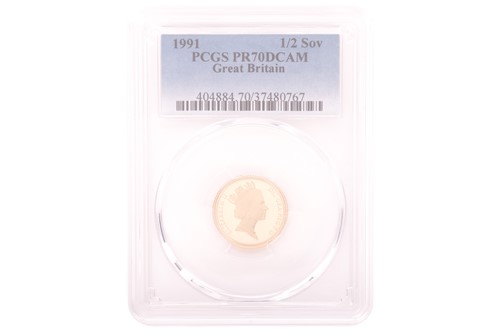 Lot 129 - An Elizabeth II 1991 Half Sovereign, crowned...