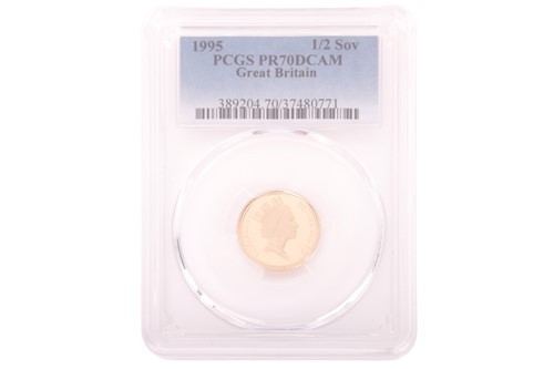 Lot 133 - An Elizabeth II 1995 Half Sovereign, crowned...
