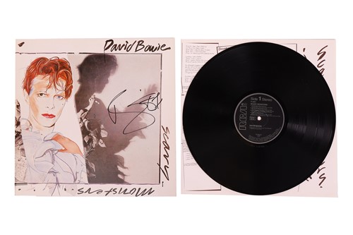 Lot David Bowie: a signed copy of the 1980 Scary...