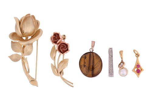 Lot 20 - A small group of jewellery, to include a 9ct...