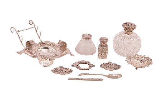 Lot 185 - A small collection of silver items; to include...