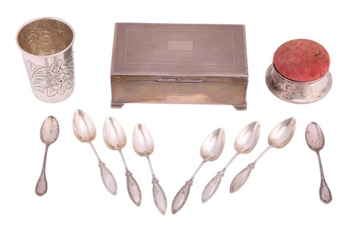 Lot 229 - A silver table cigar box by the Harman...