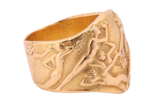 Lot 43 - Lalique - an Art Nouveau 'Hamadryades' ring,...