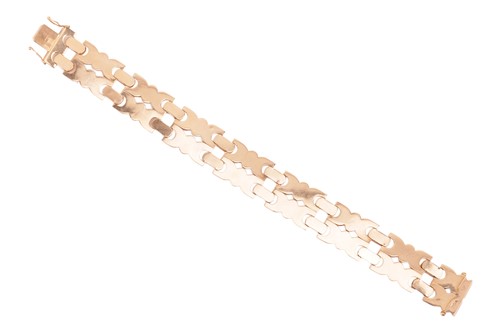 Lot A Mid-Century link bracelet, comprising two...