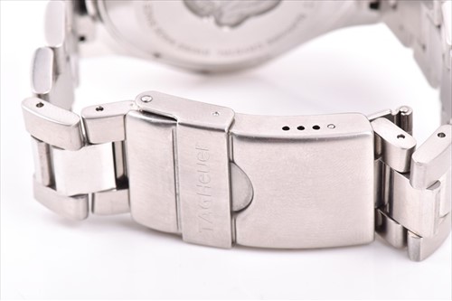 Lot 355 - A Tag Heuer 2000 Series Aquaracer stainless...