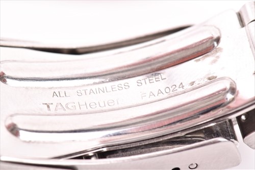 Lot 355 - A Tag Heuer 2000 Series Aquaracer stainless...