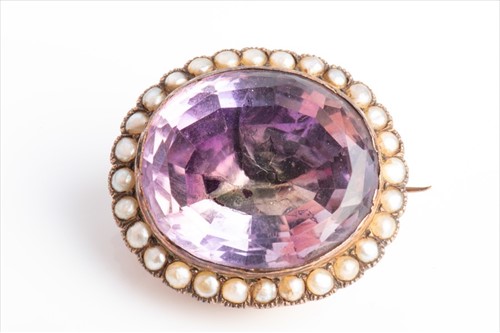 Lot 432 - An early to mid 19th century amethystÂ brooch...